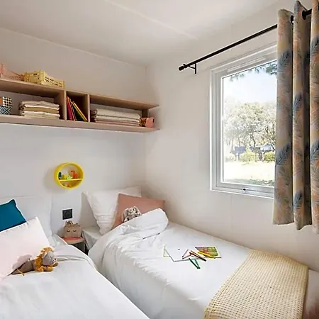 호텔 Eco-lodge Lou Pantai 3*